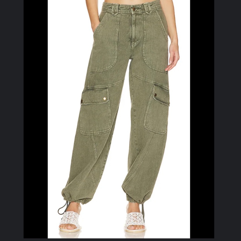 Green size medium utility pants nwot tags $128 can provide more pictures later!